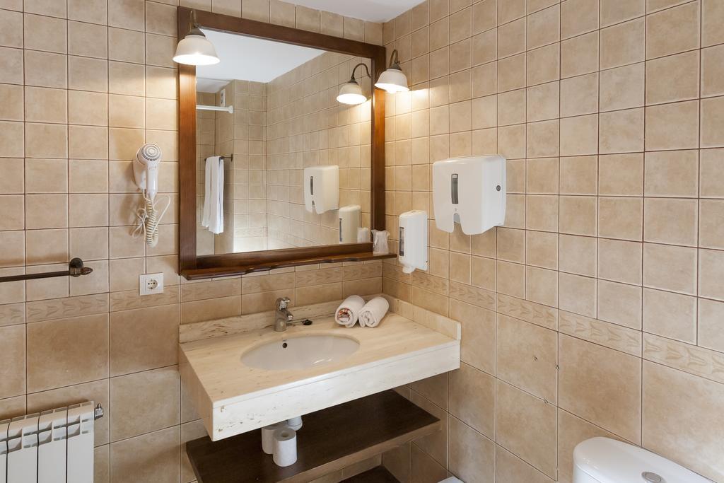 Hotel Fonda Merce Llivia Bagian luar foto