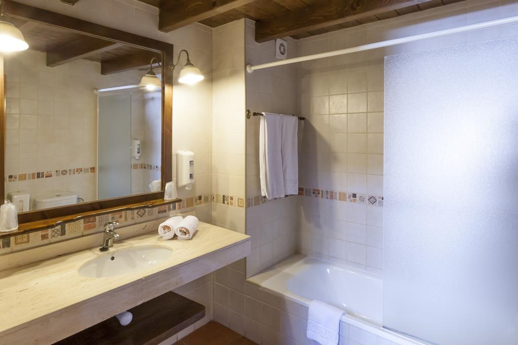 Hotel Fonda Merce Llivia Bagian luar foto