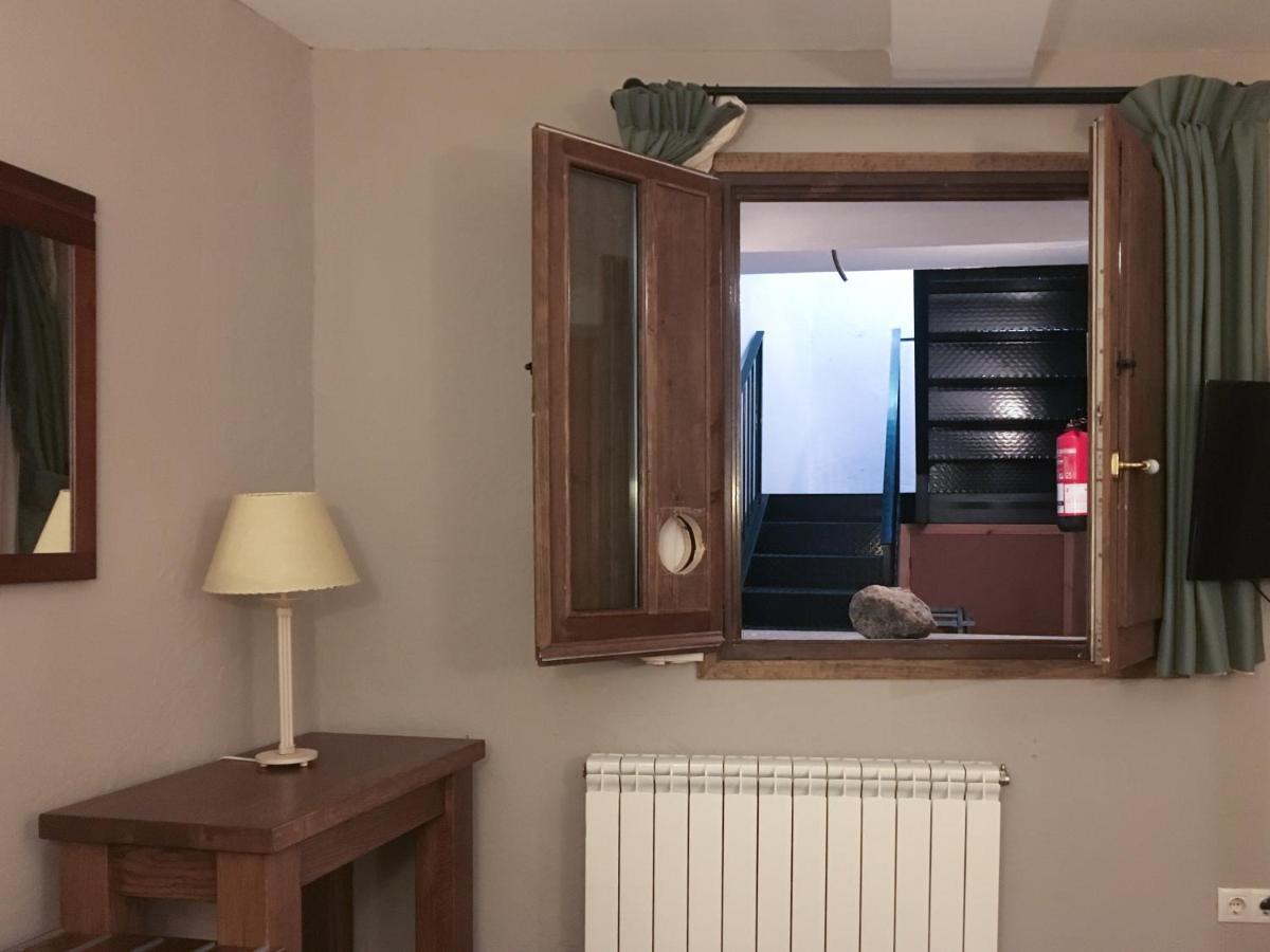 Hotel Fonda Merce Llivia Bagian luar foto