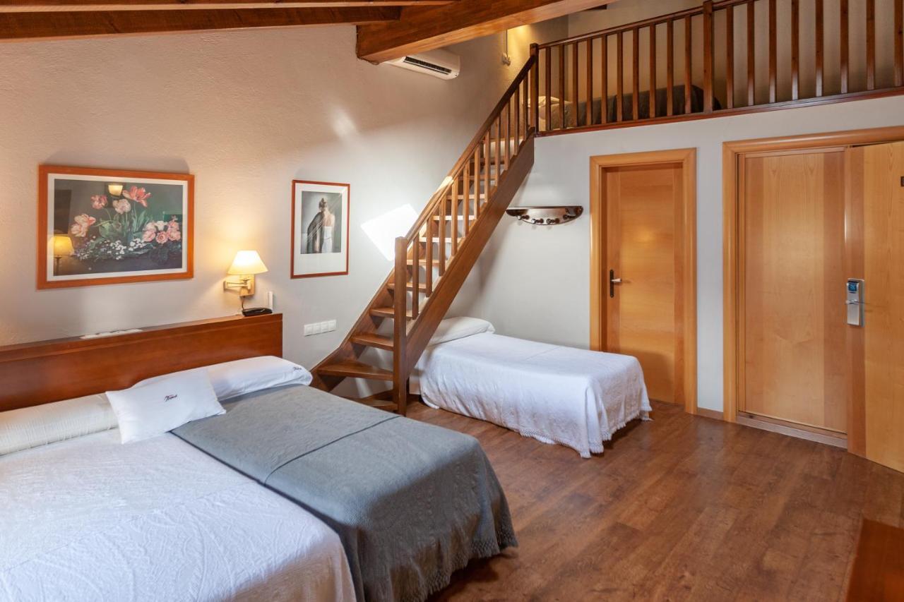 Hotel Fonda Merce Llivia Bagian luar foto