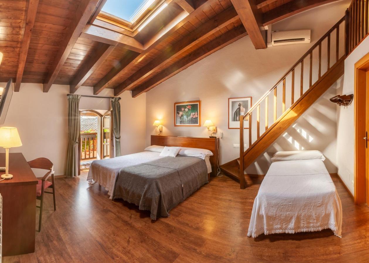 Hotel Fonda Merce Llivia Bagian luar foto