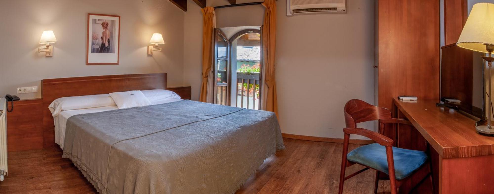Hotel Fonda Merce Llivia Bagian luar foto