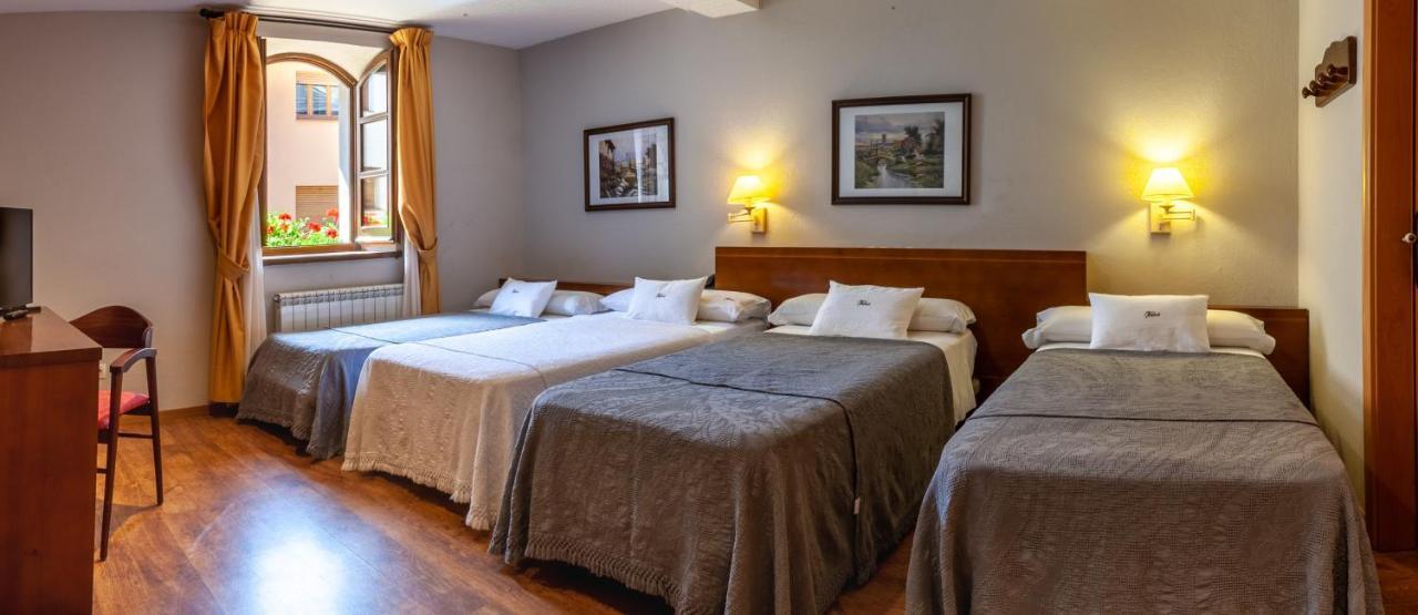 Hotel Fonda Merce Llivia Bagian luar foto