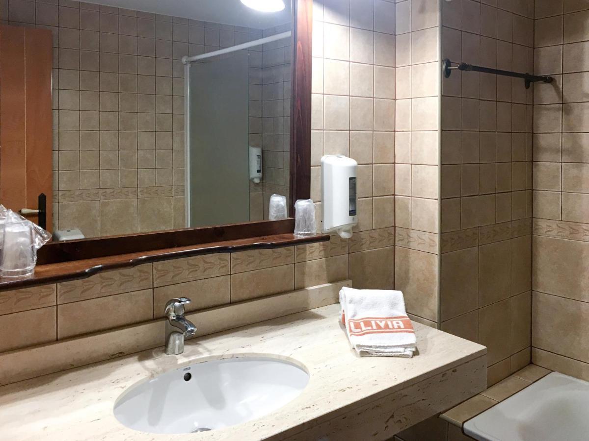 Hotel Fonda Merce Llivia Bagian luar foto